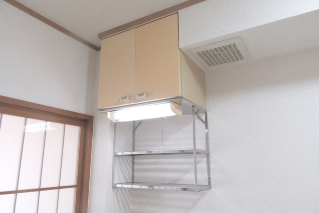 メゾンＭＩＣのキッチン|上部に収納スペースあります♪