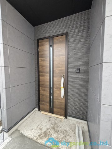 平塚市袖ケ浜4期　新築戸建　全3棟3号棟の玄関