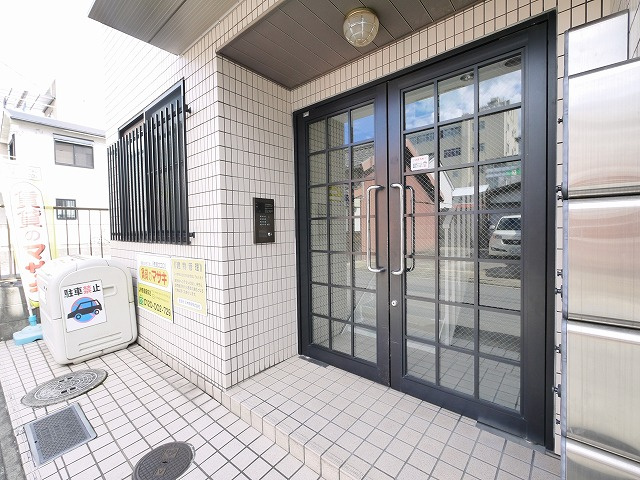 KASHIHARA CITY BUILDINGのエントランス|落ち着いたエントランスです
