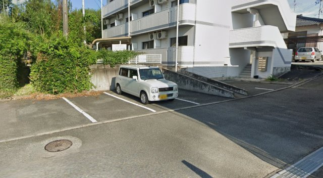 レ・スチェリオの駐車場