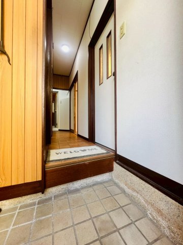 霞ヶ丘5丁目戸建の玄関