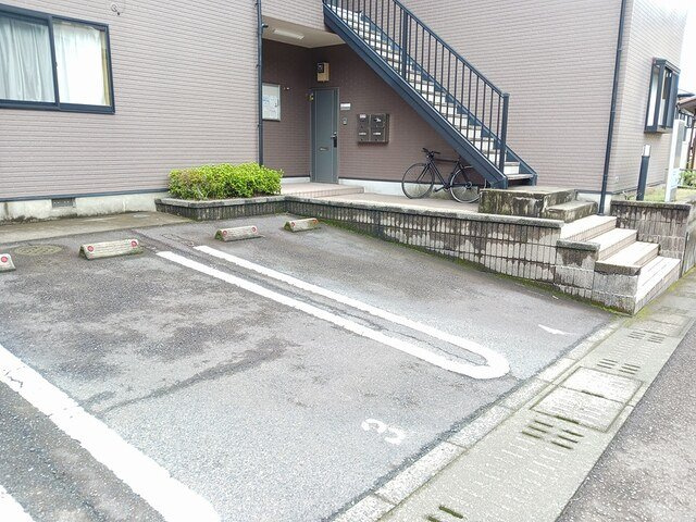 【駐車場】