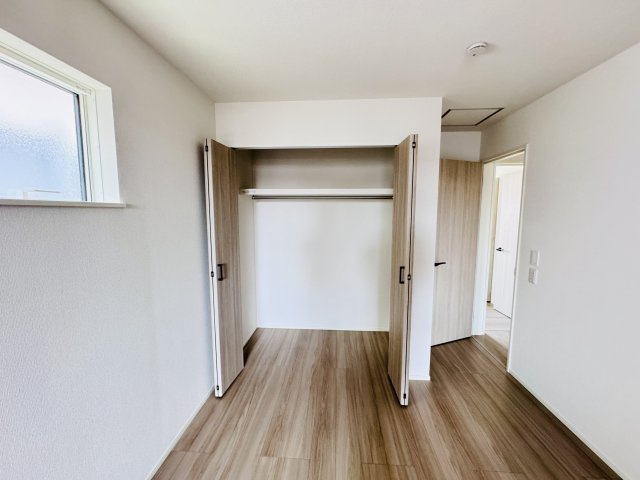 柏大津ケ丘1丁目（大津ヶ丘台第一小学校:徒歩9分）の収納|８帖寝室収納