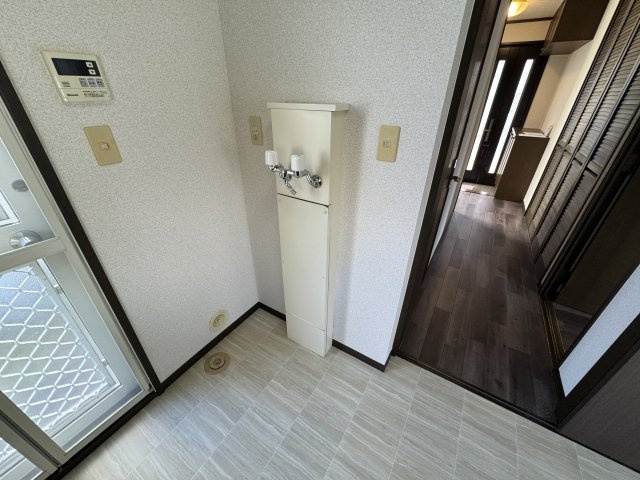 ウィスラービレッジ 7号の内装|室内洗濯機置場