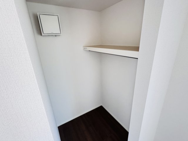柏大津ケ丘1丁目（大津ヶ丘台第一小学校:徒歩9分）の収納|6.7帖洋室・ウォークインクローゼット