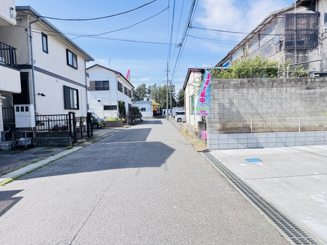 柏大津ケ丘1丁目（大津ヶ丘台第一小学校:徒歩9分）の前面道路含む現地写真|南東側前面道路・幅員約6ｍ