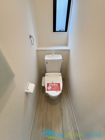 平塚市袖ケ浜4期　新築戸建　全3棟2号棟のトイレ