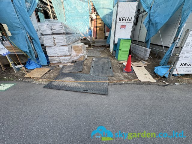 藤沢市辻堂太平台５期　新築戸建　全２棟１号棟の駐車場|2026年4月16日撮影（建築中）
