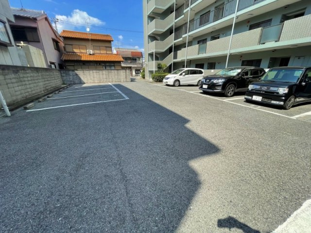 パルコート浅井の駐車場