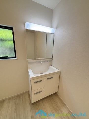 平塚市袖ケ浜4期　新築戸建　全3棟1号棟の独立洗面台