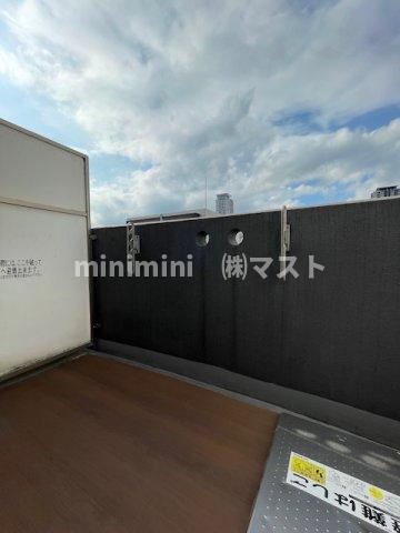 セレニテ本町エコートのバルコニー