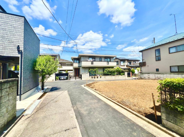 ＜LIBERi リーベリー＞練馬区高松6丁目　北西角地×建築条件なし　限定1区画の前面道路含む現地写真