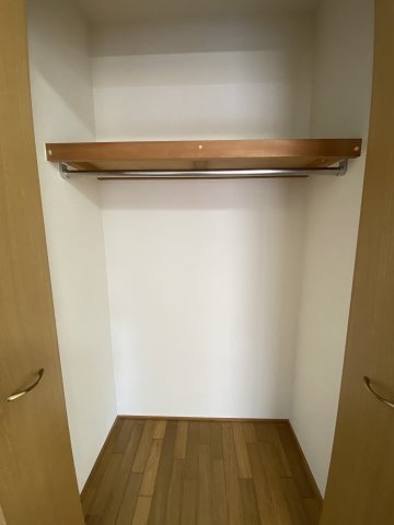 ルミノーザ大内の収納|収納は上まで棚がありたっぷり使えます。