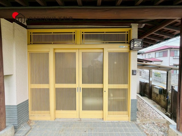 【玄関】 | 鴻巣市宮地3丁目　中古戸建　