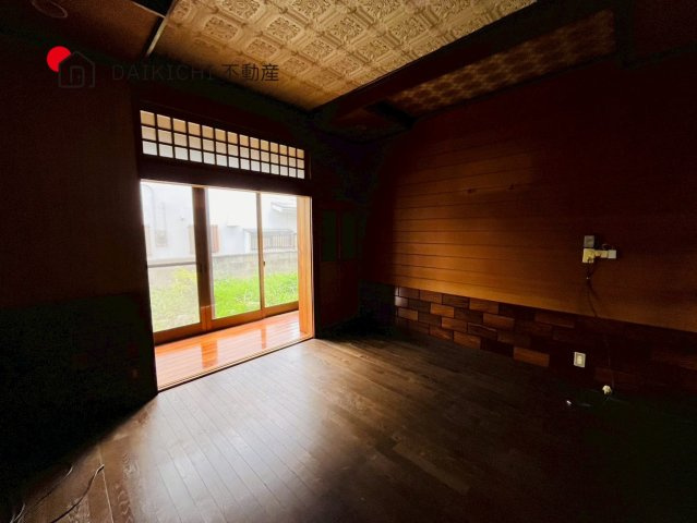 【居間・リビング】 | 鴻巣市宮地3丁目　中古戸建　