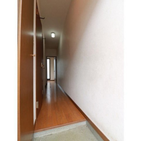 大和市上和田のアパートの玄関