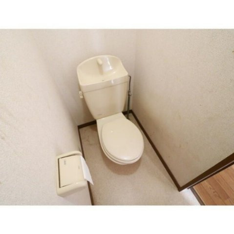 大和市上和田のアパートのトイレ