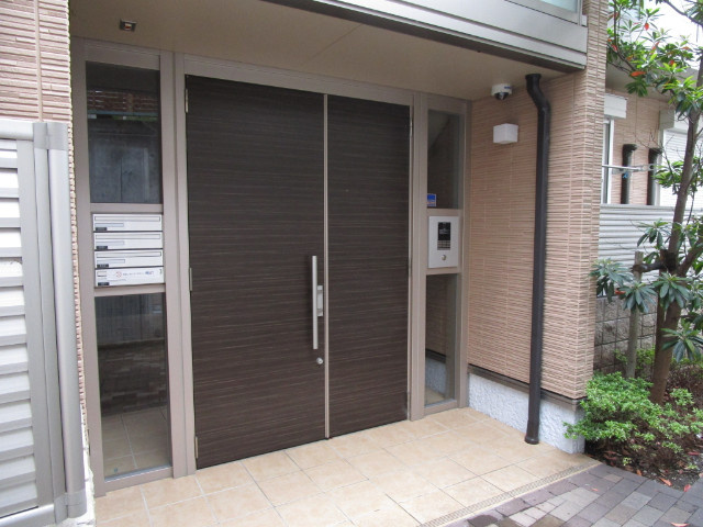 シャーメゾンクオレールのエントランス