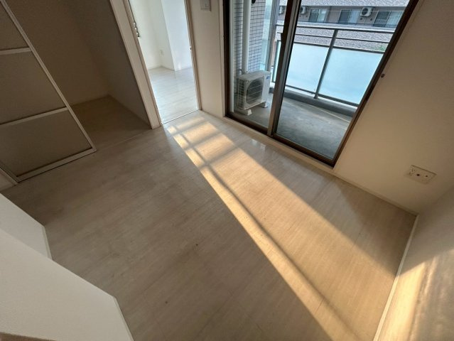 CITY SPIRE難波グレイスの洋室