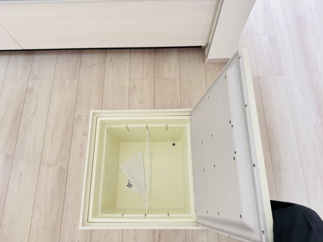 柏市戸張新築戸建のキッチン|キッチン床下収納