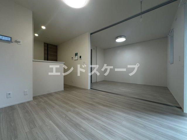 Σresidence歌川町　A棟の居間・リビング|高崎、前橋のお部屋探しはエンドスケープまで！お客様の理想お聞かせ下さい♪