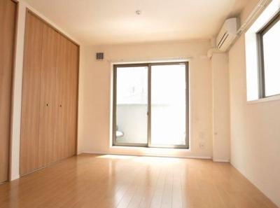 【居間・リビング】 | アーク池袋 | 中はこのようになっhttps://cdn-lambda-img.cloud.ielove.jp/image/rent/12cce164/11854_277764_8_1000_1000.jpgています