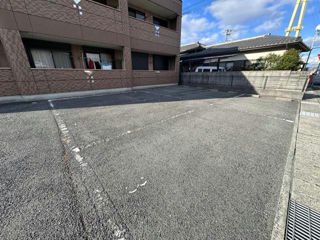 INGLE SIDEの駐車場