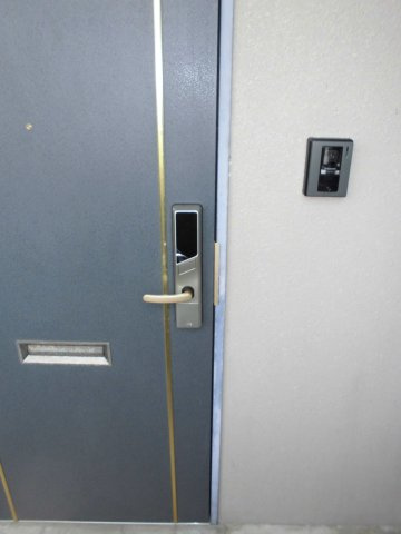 ルミノーザ大内のセキュリティ|玄関は電子キーです。
（別室の写真につき現況優先）