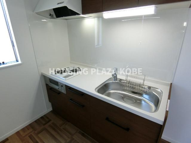 ＫＡＲＩＮ舞子公園のキッチン|システムキッチン　２口コンロ