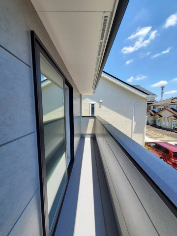 三郷市　新和2丁目　新築戸建　全1棟のバルコニー|お洗濯にも便利なバルコニー