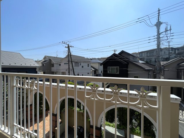 え？えっ？いきなりヨーロピアンな外観が出てくるアンバランス！ガチ住宅街なのに、ココだけ異国情緒ある治外法権！パスポートなしでお部屋にイン！な、【サンクタス横濱三ツ沢公園】リフォームの展望