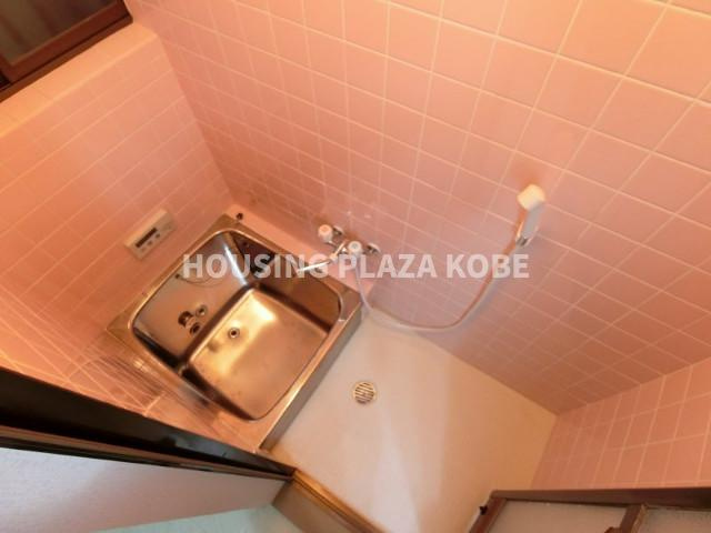 関守町２丁目貸家の浴室