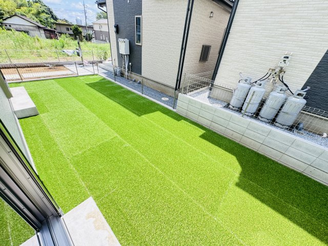 柏市戸張新築戸建の庭|リビング前・南側庭スペース