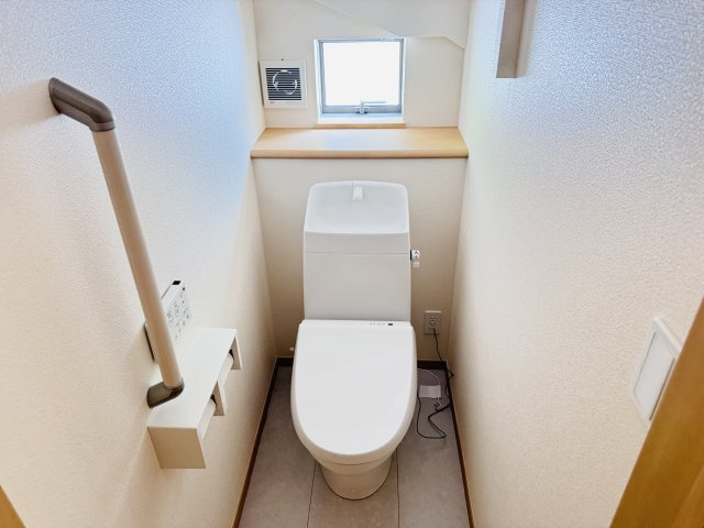 柏市戸張新築戸建のトイレ|温水洗浄暖房便座つきトイレ