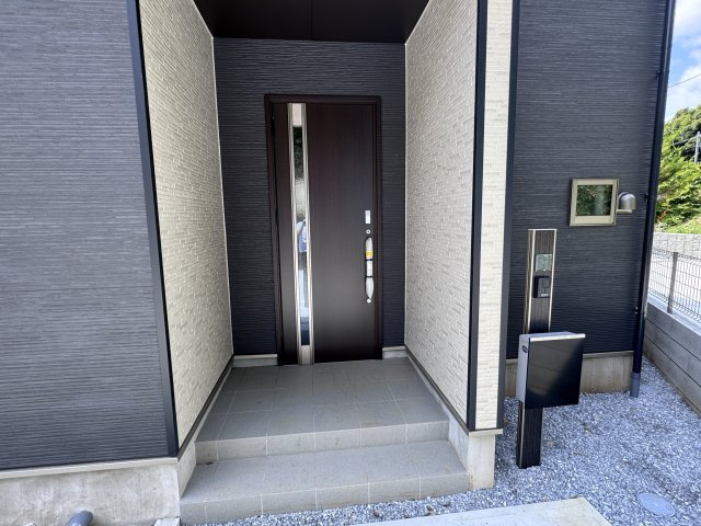 柏市戸張新築戸建の玄関|エントランス
