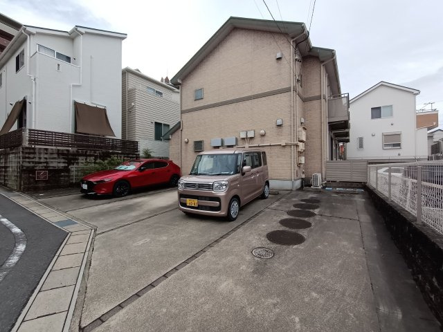 パストラル柿本の駐車場
