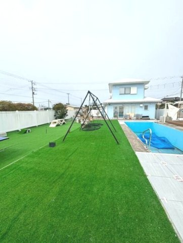 長生郡白子町中里　中古戸建の庭|内外装リフォーム令和6年12月敷地260坪民泊仕様履歴あり プールウッドデッキ付海まで徒歩約10分