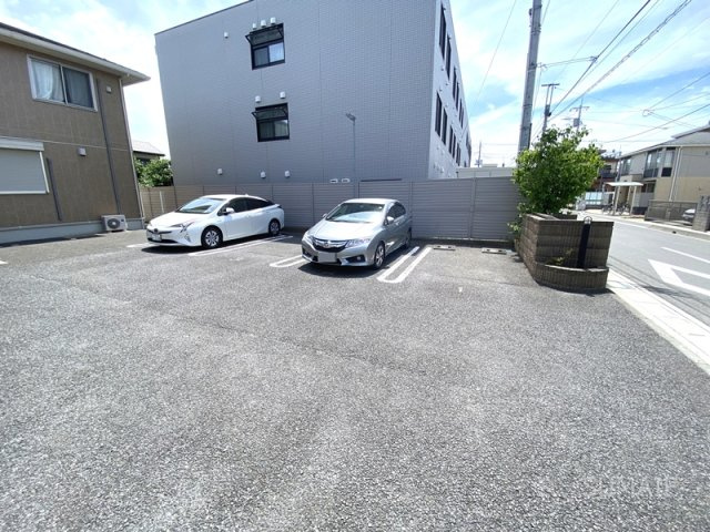 ロイヤルコートの駐車場|駐車スペース☆彡
