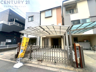 鉄骨造3階建て