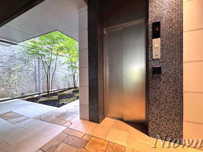 【ロビー】 | HANANOKI RISE | 建物の内部です