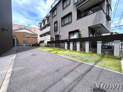 【駐車場】 | HANANOKI RISE | 駐車場に車を止められます