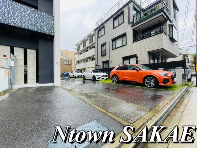 【駐車場】 | HANANOKI RISE | 車をお持ちの方に嬉しい駐車場付きの物件です