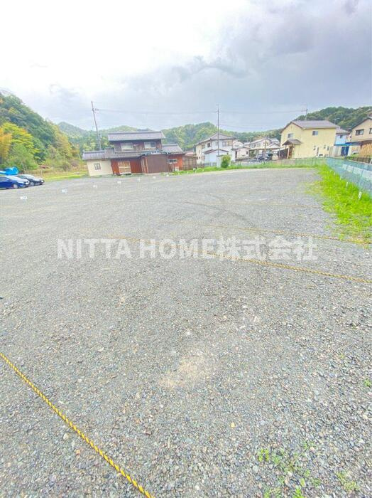 プレジール志楽の庭|敷地内に駐車場も完備(^^♪