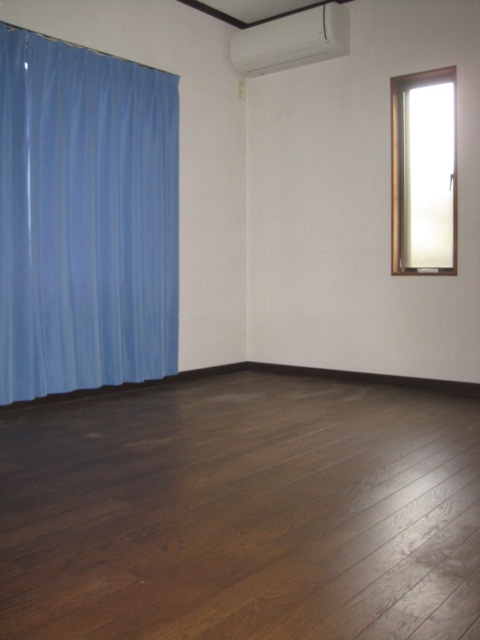 古熊1丁目戸建ての洋室