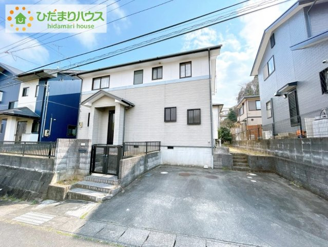 いわき市泉町黒須野字早稲田　中古戸建の外観|駐車2台可能で、急な来客時にも安心ですね☆彡