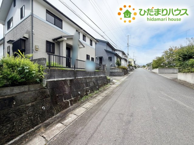 いわき市泉町黒須野字早稲田　中古戸建の前面道路含む現地写真