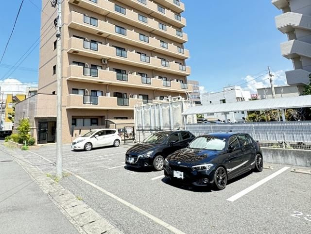 コルディエラの駐車場