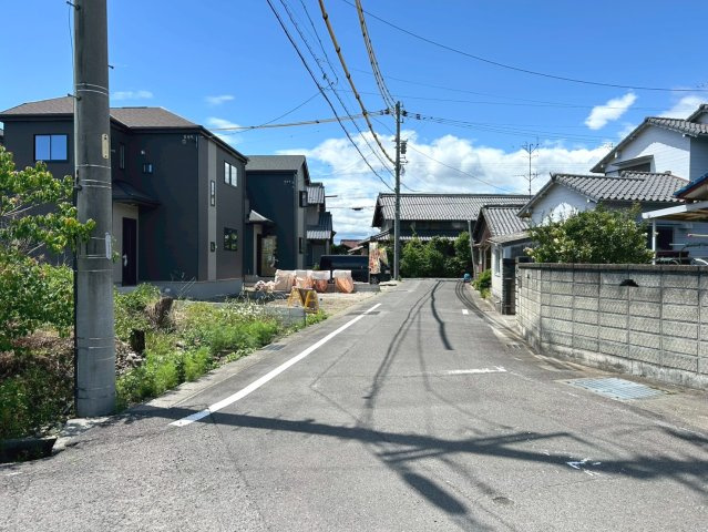 【商談中】ハートフルタウン　一宮市萩原町高松　全3区画分譲の前面道路含む現地写真|■前面道路　■ヤマダ不動産　株式会社リライフ　
■夢のマイホーム購入をフルサポートします！