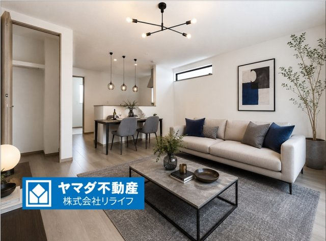 【商談中】ハートフルタウン　一宮市萩原町高松　全3区画分譲の居間・リビング|※リビング家具配置イメージ
フローリング材には木目調で木材特有の風合いがあり、ナチュラルな美しさになっています。