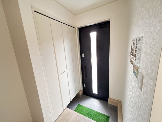 【Cradle garden】小山市喜沢 第8 全3棟の前面道路含む現地写真|〇1号棟〇
前面道路約4ｍ。交通量が少ないので、路上駐車に悩まされることも少なく、穏やかに暮らせます☆
※2026年5月撮影